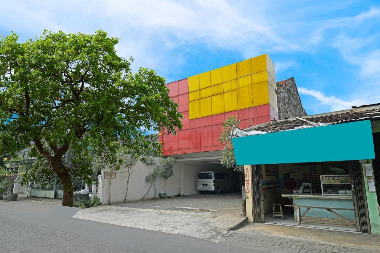Oyo 91453 Hotel Srikandi Gejayan Maguwo エクステリア 写真